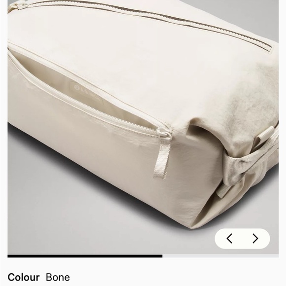 Lululemon Athletica Bone Duffel Bag - Picture 2 of 9
